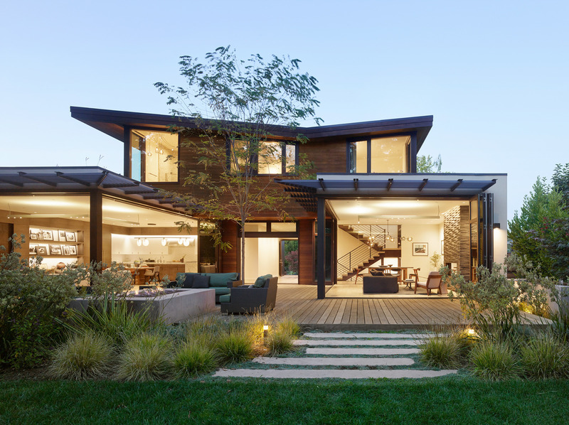 Butterfly House: Indoor spaces and outdoor areas converge at the courtyard of this house designed to foster a sense of community, and to create a feeling of expansiveness.
Photo credit: Matthew Millman